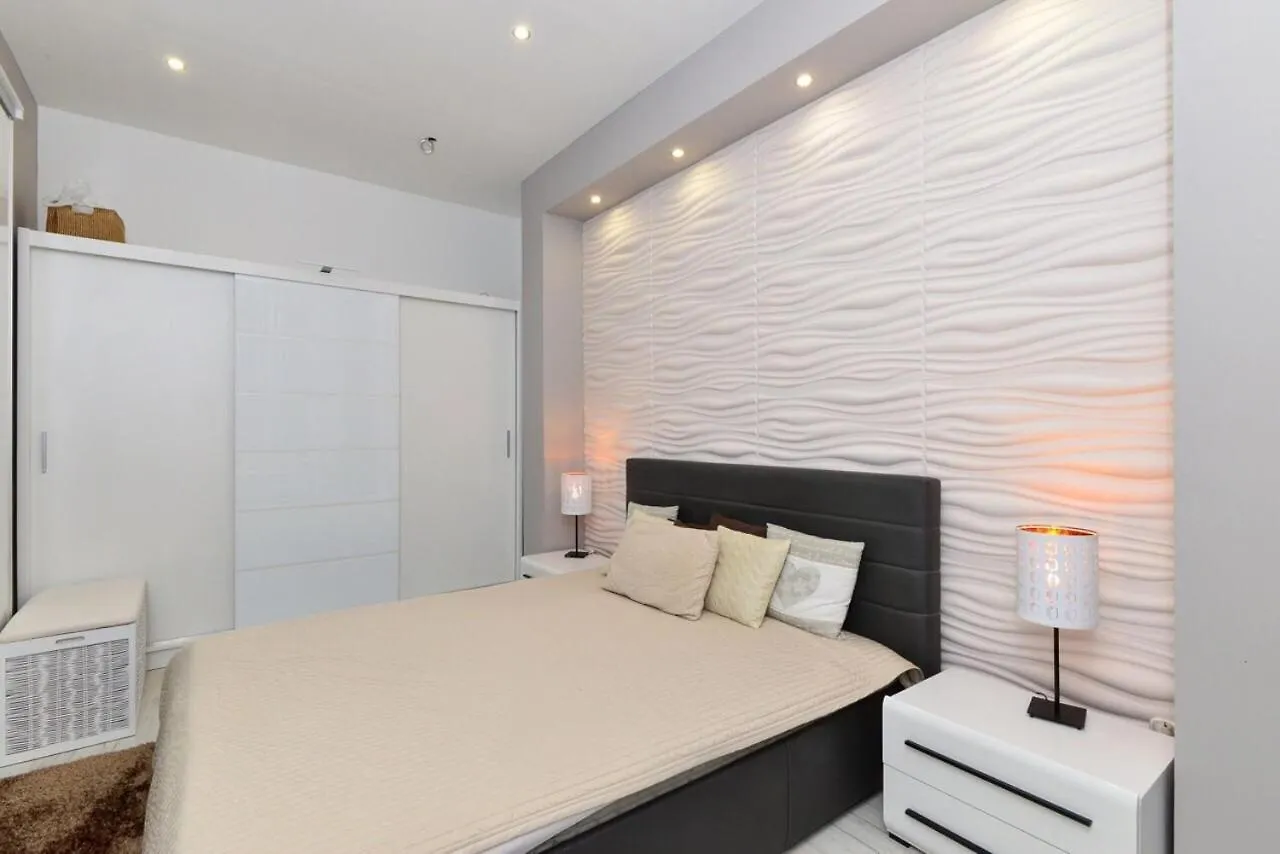 Grey City Comfort 2Br Apartment Near Keleti Budapest